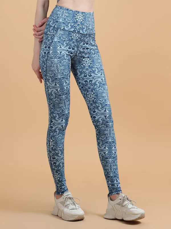 Blue_Lycra_Blend_Printed_Western_Sportswear_Gym_Tights_For_Women