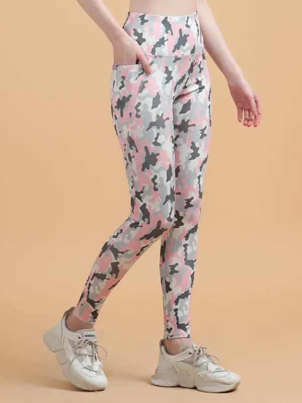 Pink_Lycra_Blend_Printed_Western_Sportswear_Gym_Tights_For_Women