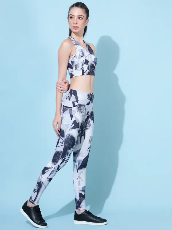 Multicolor_Lycra_Blend_Printed_Western_Sportswear_Gym_Tights_For_Women