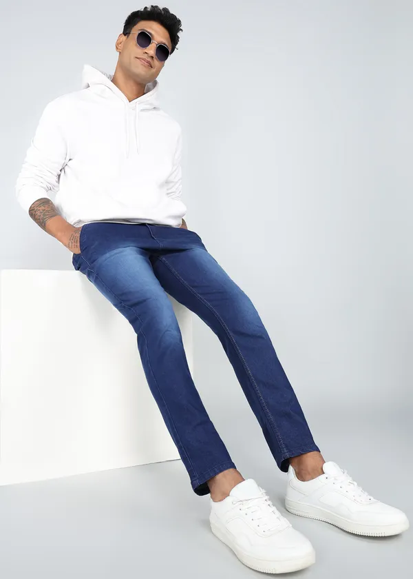 Royal_Blue_Tapered_Fit_Washed_Jeans_For_Men_With_Cotton_And_Viscose_Blend_Fabric