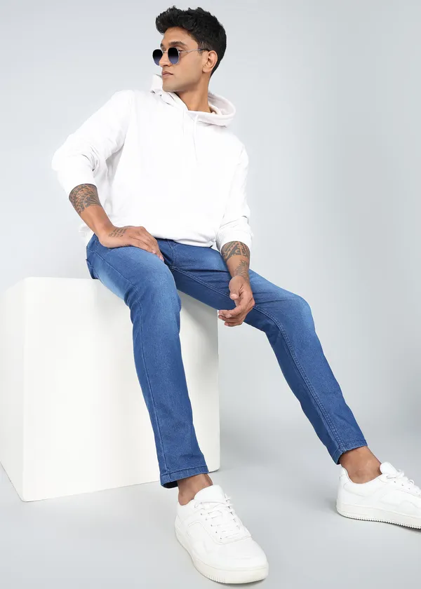 Light_Blue_Tapered_Fit_Washed_Jeans_For_Men_With_Cotton_And_Viscose_Blend_Fabric