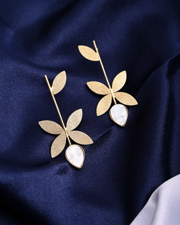 Nature-Inspired_Gold-Toned_Leaf_Drop_Earrings_with_Mother-of-Pearl_Detail