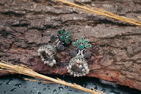 Green_Silver_Oxidized_Earring