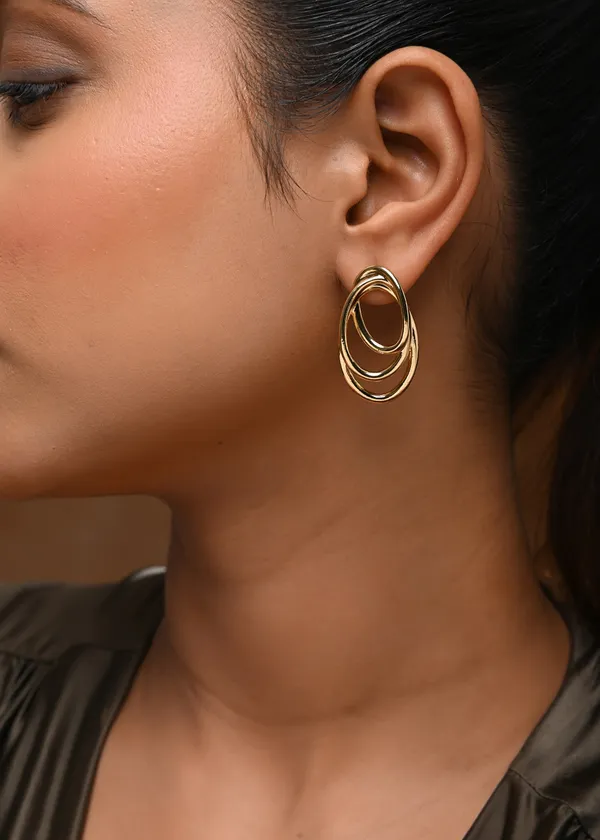 Gold-Toned_Interlinked_Oval_Hoop_Earrings