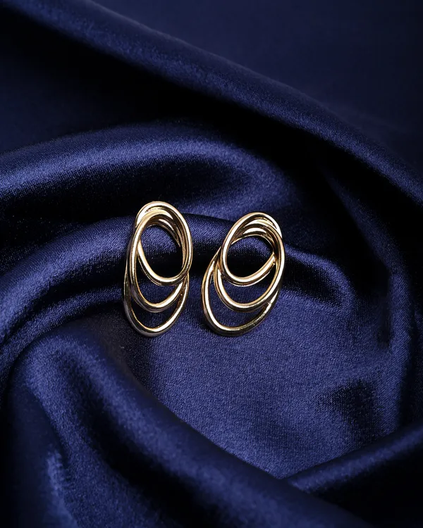 Gold-Toned_Interlinked_Oval_Hoop_Earrings
