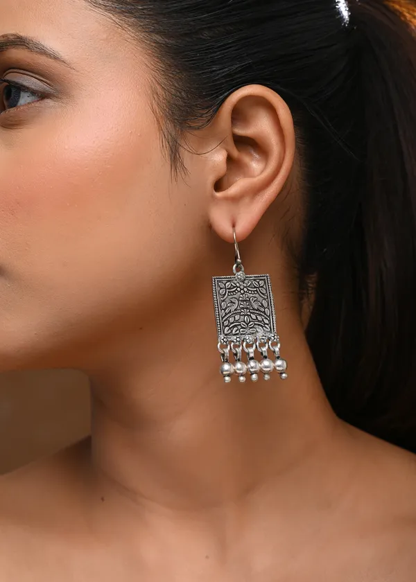 Oxidized_Silver-Toned_Engraved_Square_Drop_Earrings_with_Ghungroo