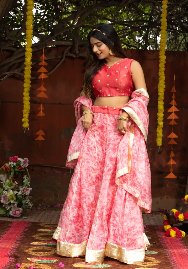 Sara_Coral_Tie_Dye_Lehenga_Set