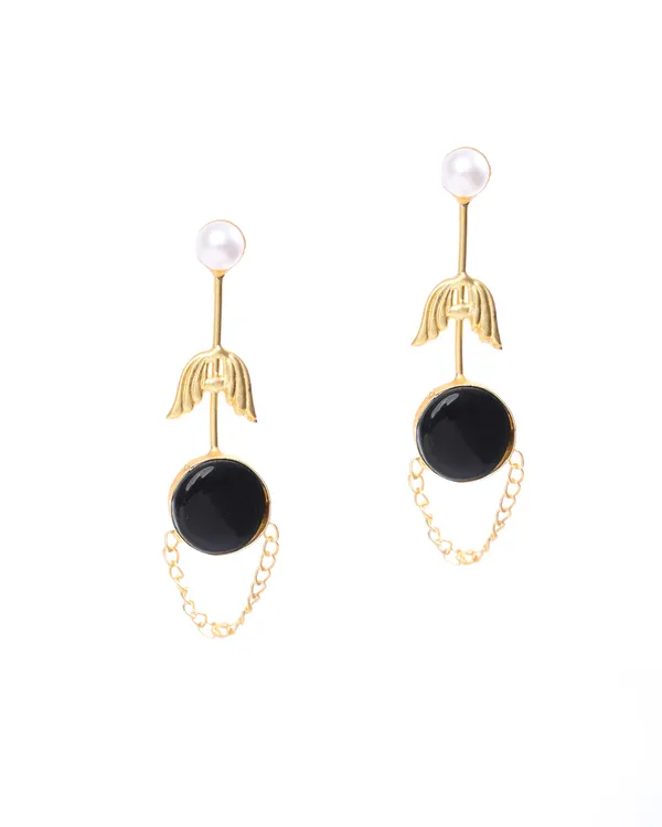 Contemporary_Pearl_Stud_Drop_Earrings_with_Black_Stone_and_Chain_Detail