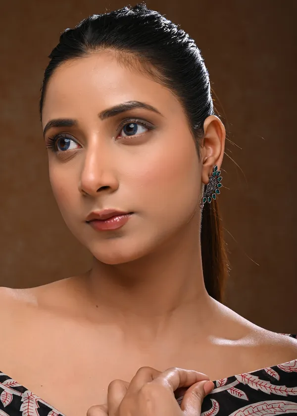 Oxidized_Silver-Toned_Ear_Cuff/Climber_Studs_with_Green_Stone_Detail