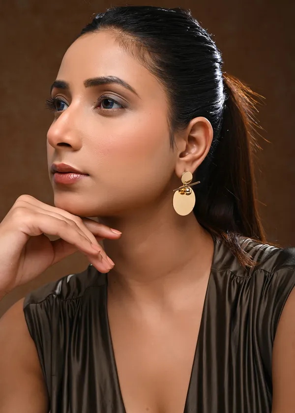Minimalist_Gold-Toned_Abstract_Drop_Earrings