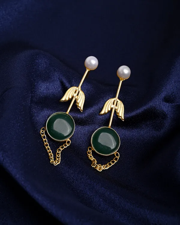 Contemporary_Pearl_Stud_Drop_Earrings_with_Green_Stone_and_Chain_Detail