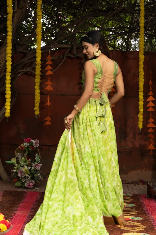 Sara_Green_Tie_Dye_Lehenga_Set