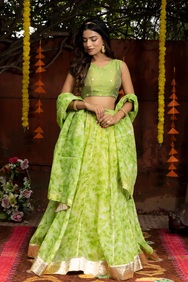 Sara_Green_Tie_Dye_Lehenga_Set