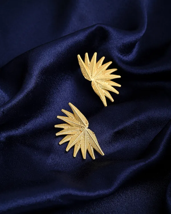 Gold-Toned_Detailed_Leaf_Stud_Earrings