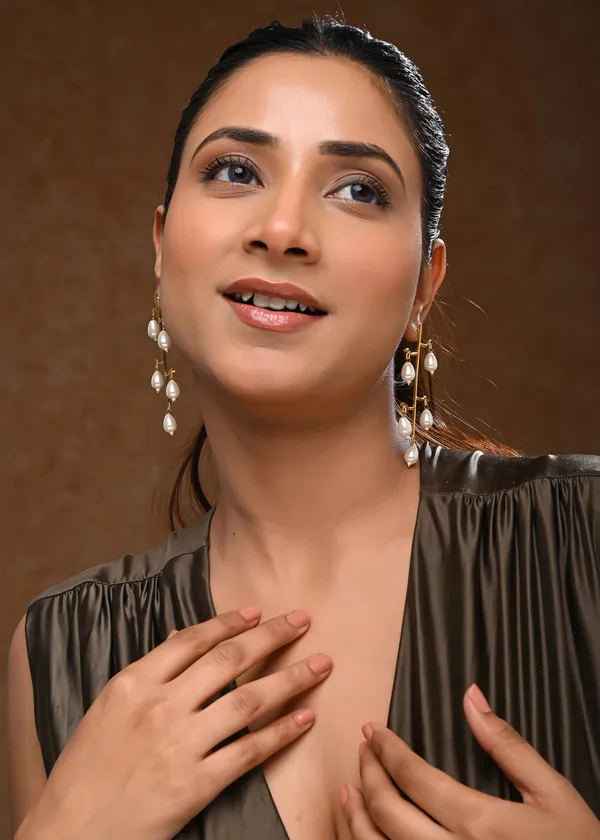 Gold-Toned_Abstract_Tree_Drop_Earrings_with_Faux_Pearl_Dangles