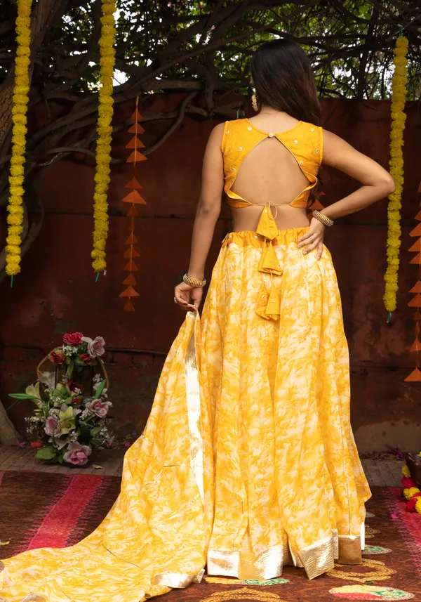 Sara_Mustard_Tie_Dye_Lehenga_Set