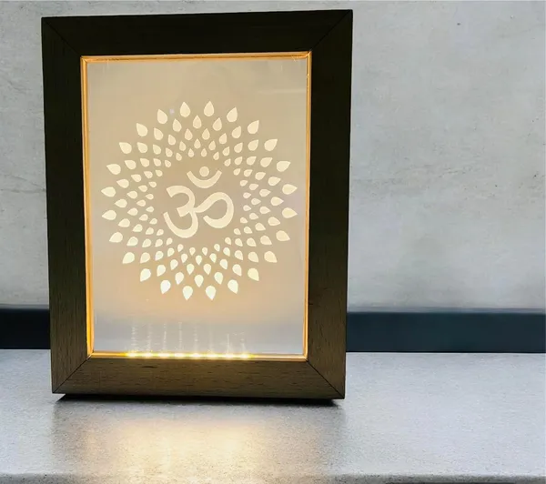 3D_Illusion_Led_Wooden_Frame_(Om)