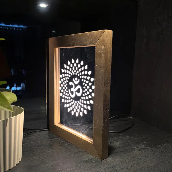 3D_Illusion_Led_Wooden_Frame_(Om)