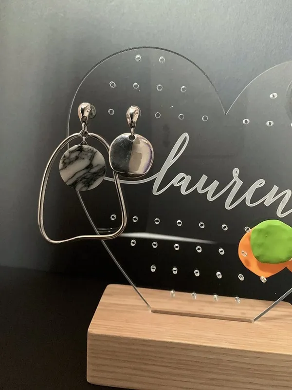 Acrylic_Jewellery_Stand_(Heart)_(Customisable)