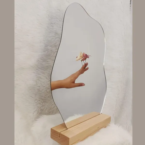 Abstract_Mirror_With_Stand_For_Home_Decor
