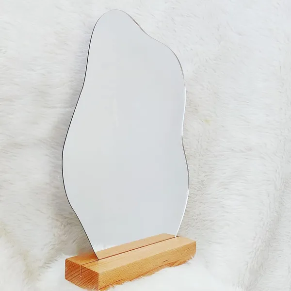 Abstract_Mirror_With_Stand_For_Home_Decor