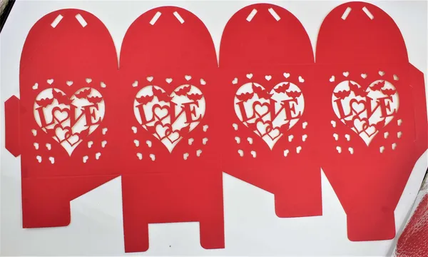 Pack_Of_25_Red_Laser_Cut_Fancy_Paper_Box