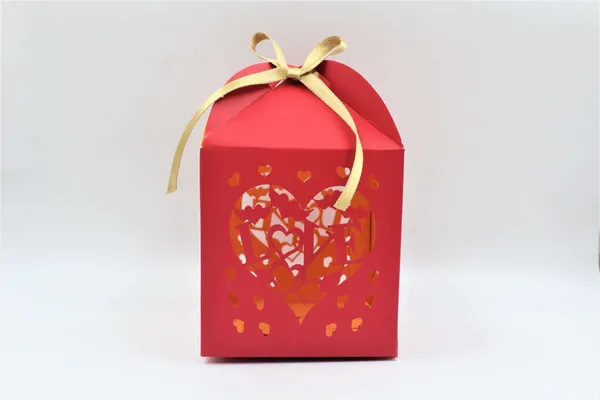 Pack_Of_25_Red_Laser_Cut_Fancy_Paper_Box