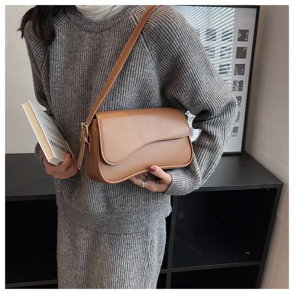 Brown_Women'S_Shoulder__Crossbody_Bag_With_Inner_Zip_Pocket__Stylish,_Functional__Perfect_For_Daily_Use