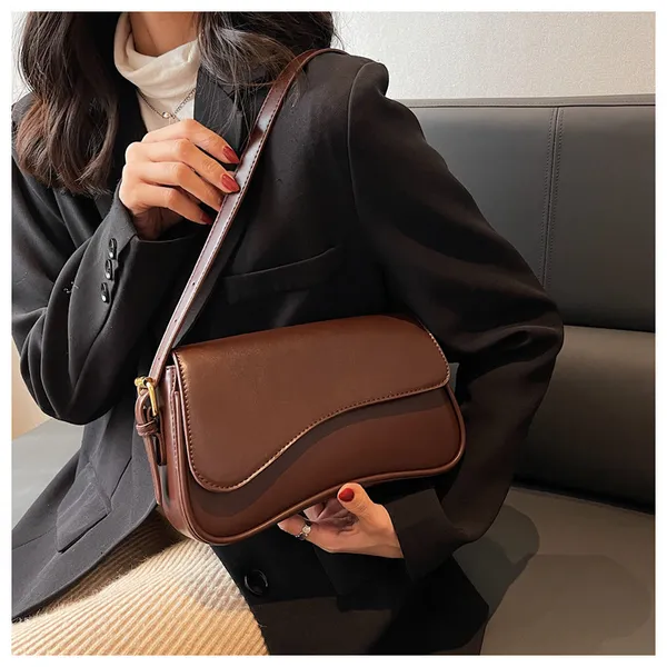Brown_Women'S_Shoulder__Crossbody_Bag_With_Inner_Zip_Pocket__Stylish,_Functional__Perfect_For_Daily_Use