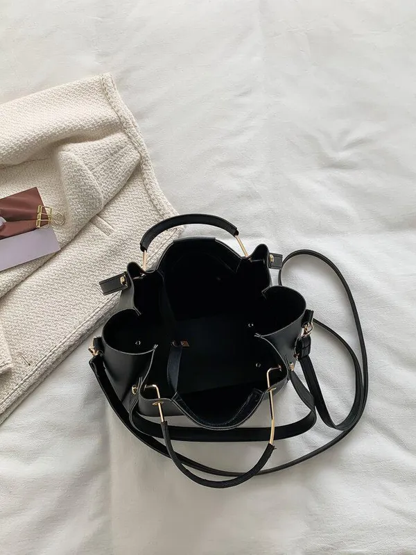 Black_Latest_Handbags_Premium_Handbags_Designer_Handbags_2024_Handbags_Handbags_For_Women_Handbags_For_Girls