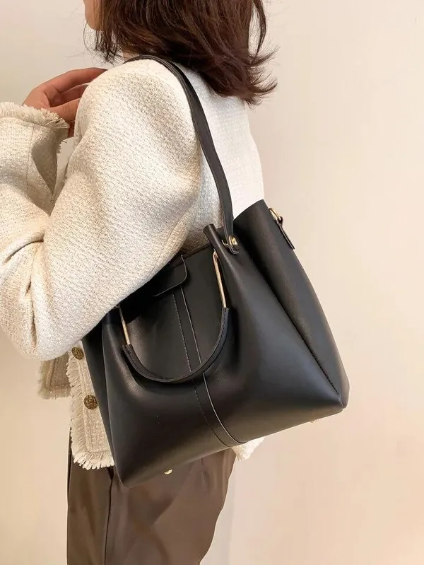 Black_Latest_Handbags_Premium_Handbags_Designer_Handbags_2024_Handbags_Handbags_For_Women_Handbags_For_Girls