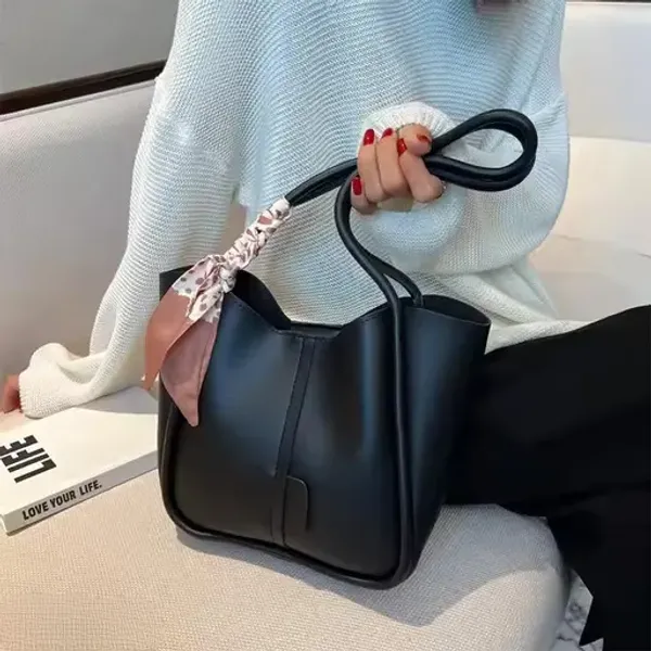Black_Versatile_Women'S_Tote_Bag_With_Back_Zip_Pocket__Spacious_Compartment__Perfect_For_Travel,_Office,__Daily_Style