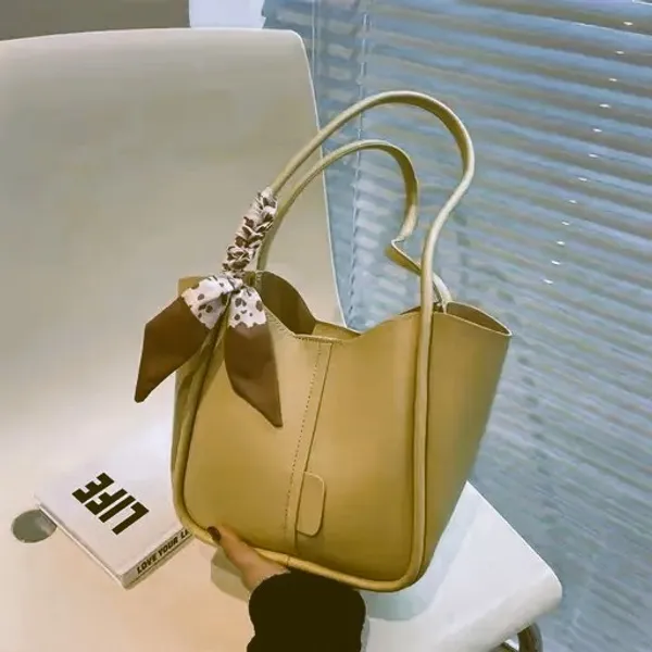 Cream_Versatile_Women'S_Tote_Bag_With_Back_Zip_Pocket__Spacious_Compartment__Perfect_For_Travel,_Office,__Daily_Style