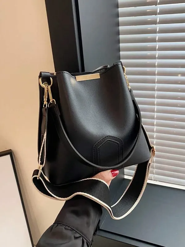 Black_Handbag_for_Women_|_Elegant_PU_Leather_Bag_with_Double_Handles