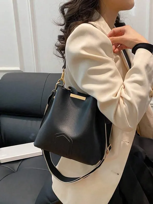 Black_Handbag_for_Women_|_Elegant_PU_Leather_Bag_with_Double_Handles