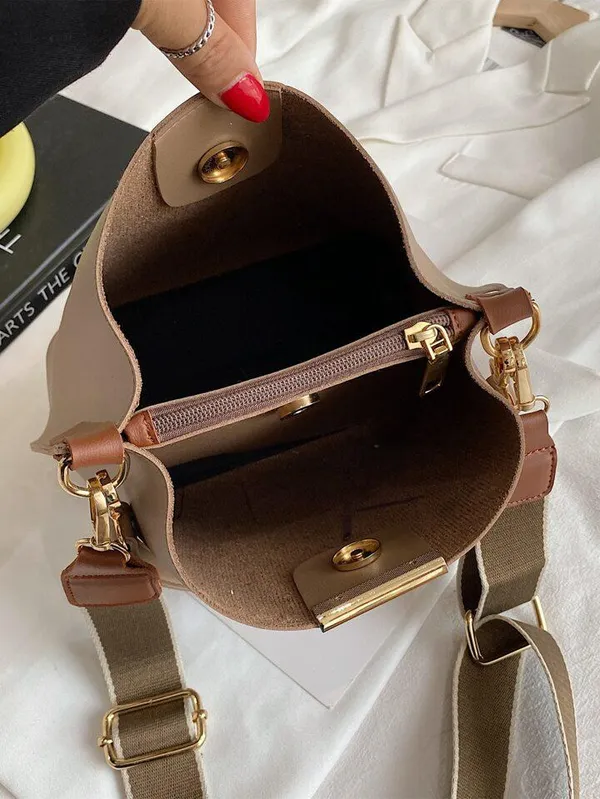 Black_Handbag_for_Women_|_Elegant_PU_Leather_Bag_with_Double_Handles