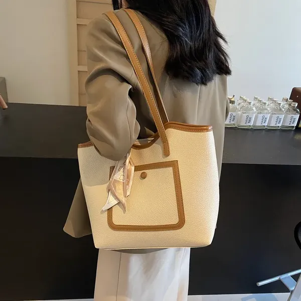 White_Stylish_Women'S_Handbag_With_Multiple_Pockets1_Inner,_1_Back_And_1_Front__And_Spacious_Compartment__Functional_Elegance