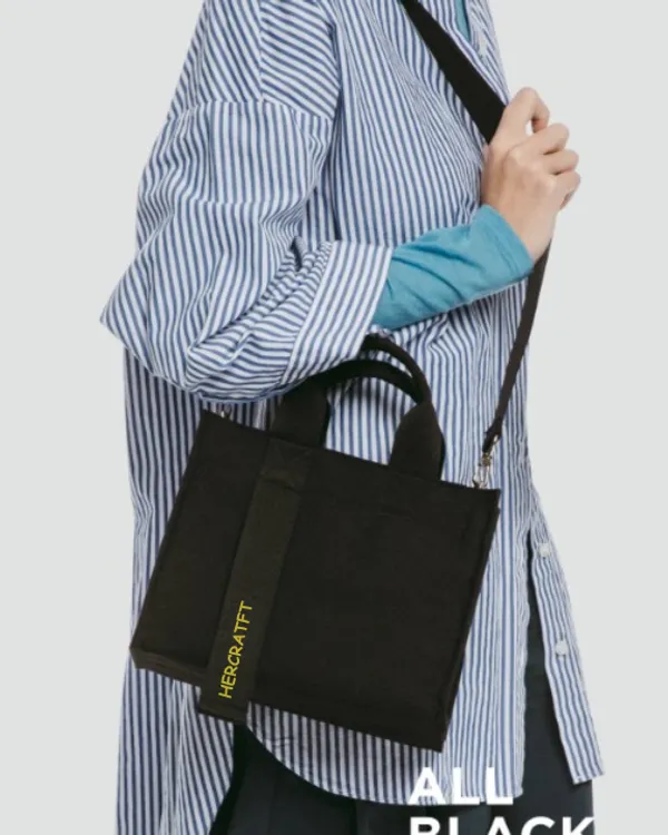 Black_Korean_Canvas_Tote_Bag_-_Large-Capacity_Handbag_With_Big_Compartment,_2_Inner_Pockets__Dual_Handles