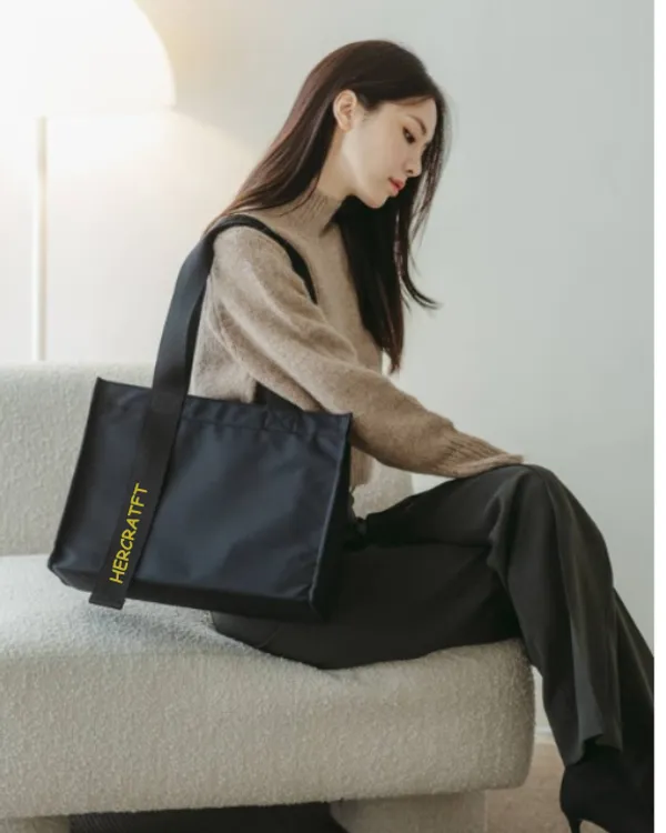 Black_Korean_Canvas_Tote_Bag_-_Large-Capacity_Handbag_With_Big_Compartment,_2_Inner_Pockets__Dual_Handles