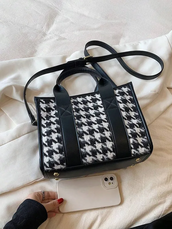 Black_Women_Large_Capacity_Crossbody_Messenger_Bag_With_Big_Compartment._Perfect_For_Work_Commute