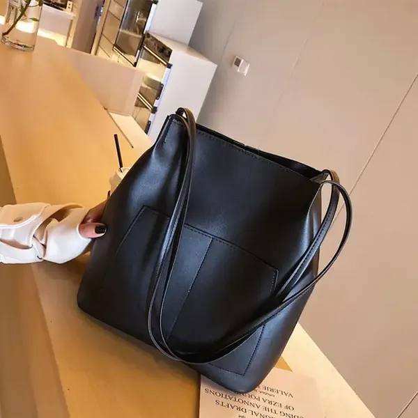 Black_Women_Tote_Bag__Leather_Handbags_Casual_Ladies_Shoulder_Bags_For_Shopping._With_1_Compartment_And_Front_Pocket