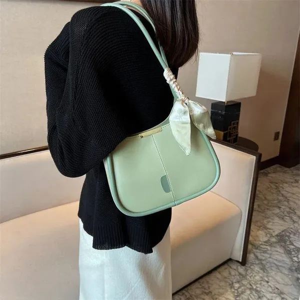 Pista_Stylish_Girls'_Sling_Bags_With_Trendy_Ribbon_Adornments