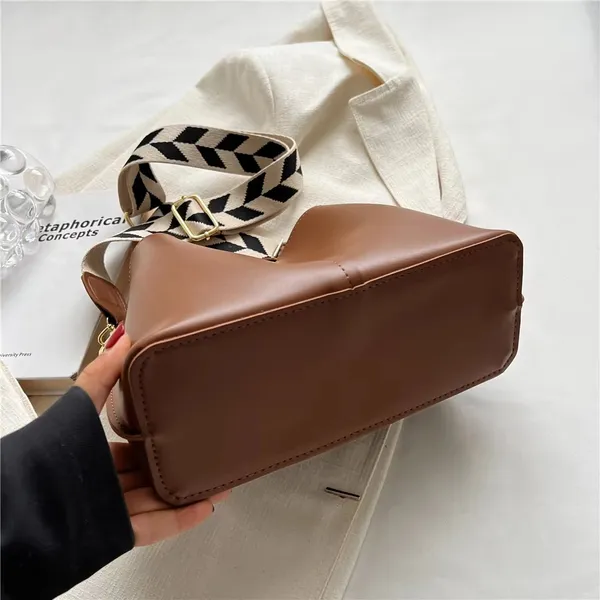 Tan_Luxury_Designer_Wide_Strap_Bucket_Small_Women_Handbags_Autumn_2025_Fashion_Simple_Large_Capacity_Ladies_Shoulder_Crossbody_Bags