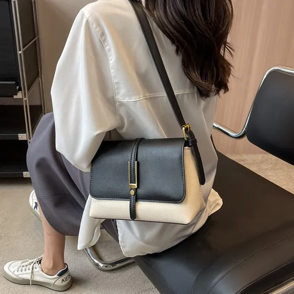 Black_Crossbody_Bags_Purses_Women_Lightweight_Functional_Multi_Pocket_Purse_Adjustable_Strap