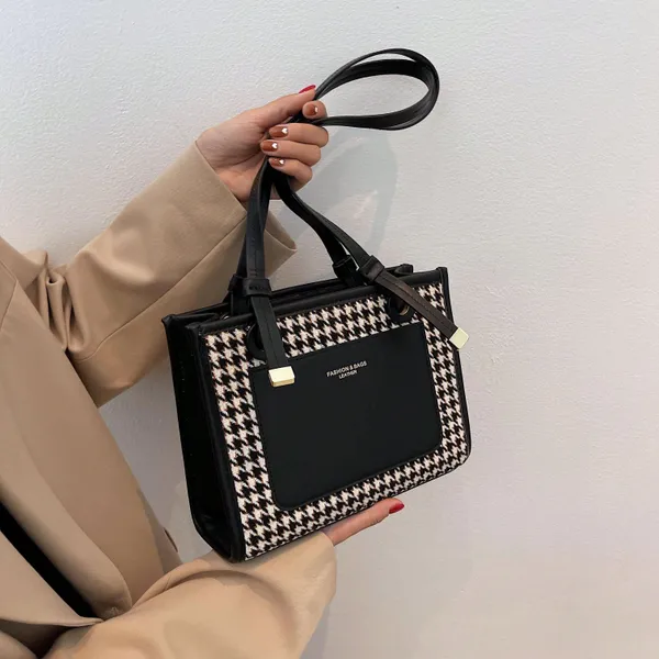 Black_Large-Capacity_Houndstooth_Bag_New_Fashion._One-Shoulder_Underarm_Handbag