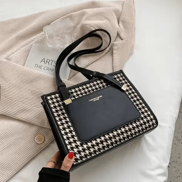 Black_Large-Capacity_Houndstooth_Bag_New_Fashion._One-Shoulder_Underarm_Handbag