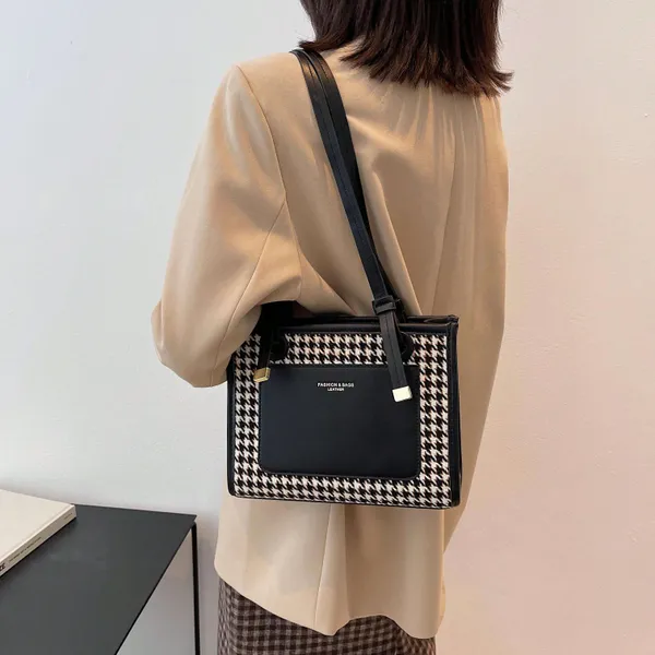 Black_Large-Capacity_Houndstooth_Bag_New_Fashion._One-Shoulder_Underarm_Handbag