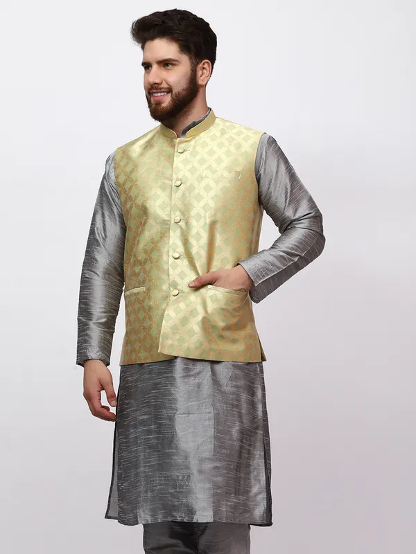 Silver_Banarasi_Dupion_Kurta_With_Box_Jacket_Set_For_Men