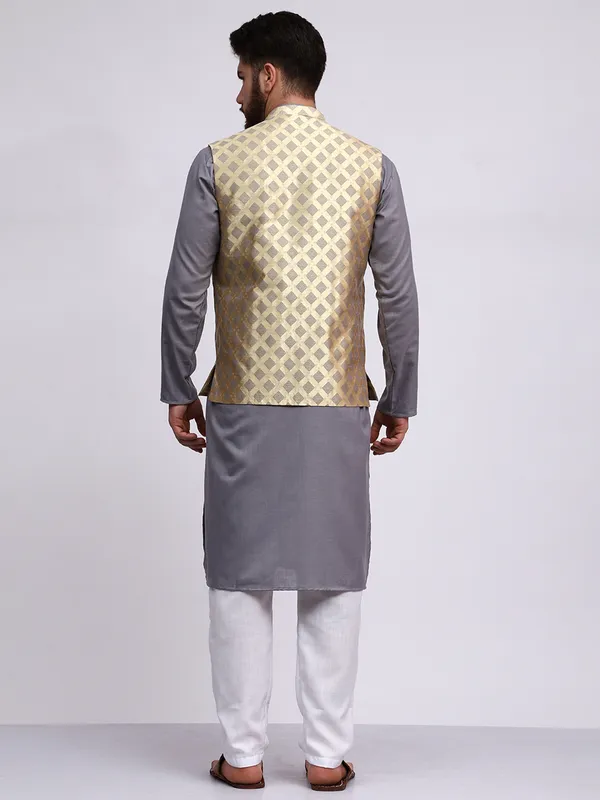 Grey_Cotton_Kurta_With_Pyjama_And_Box_Jacket_Set_For_Men