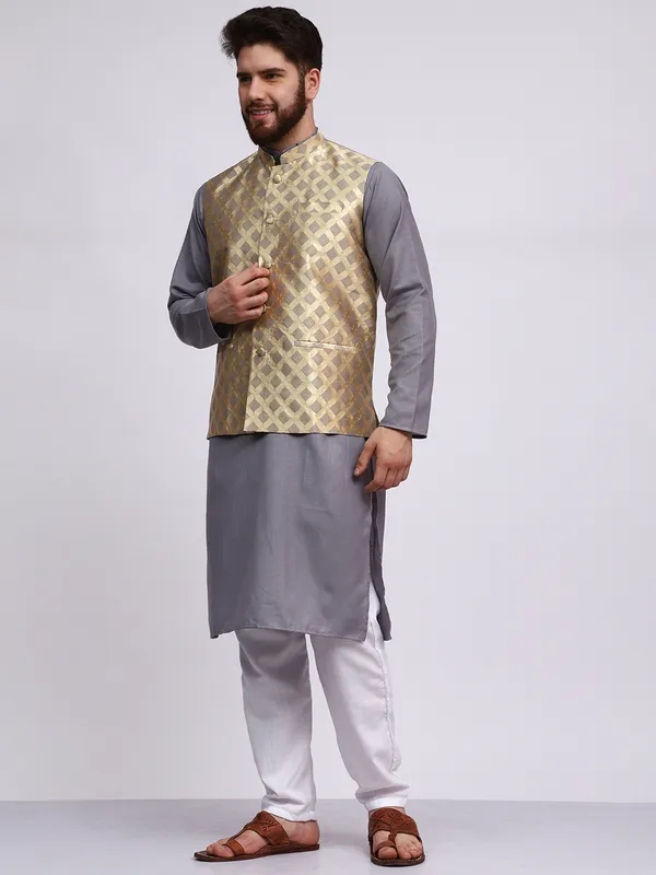 Grey_Cotton_Kurta_With_Pyjama_And_Box_Jacket_Set_For_Men